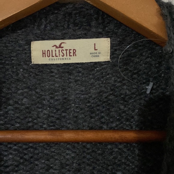 HOLLISTER Sweater NWOT🎁🎄 - Picture 2 of 8